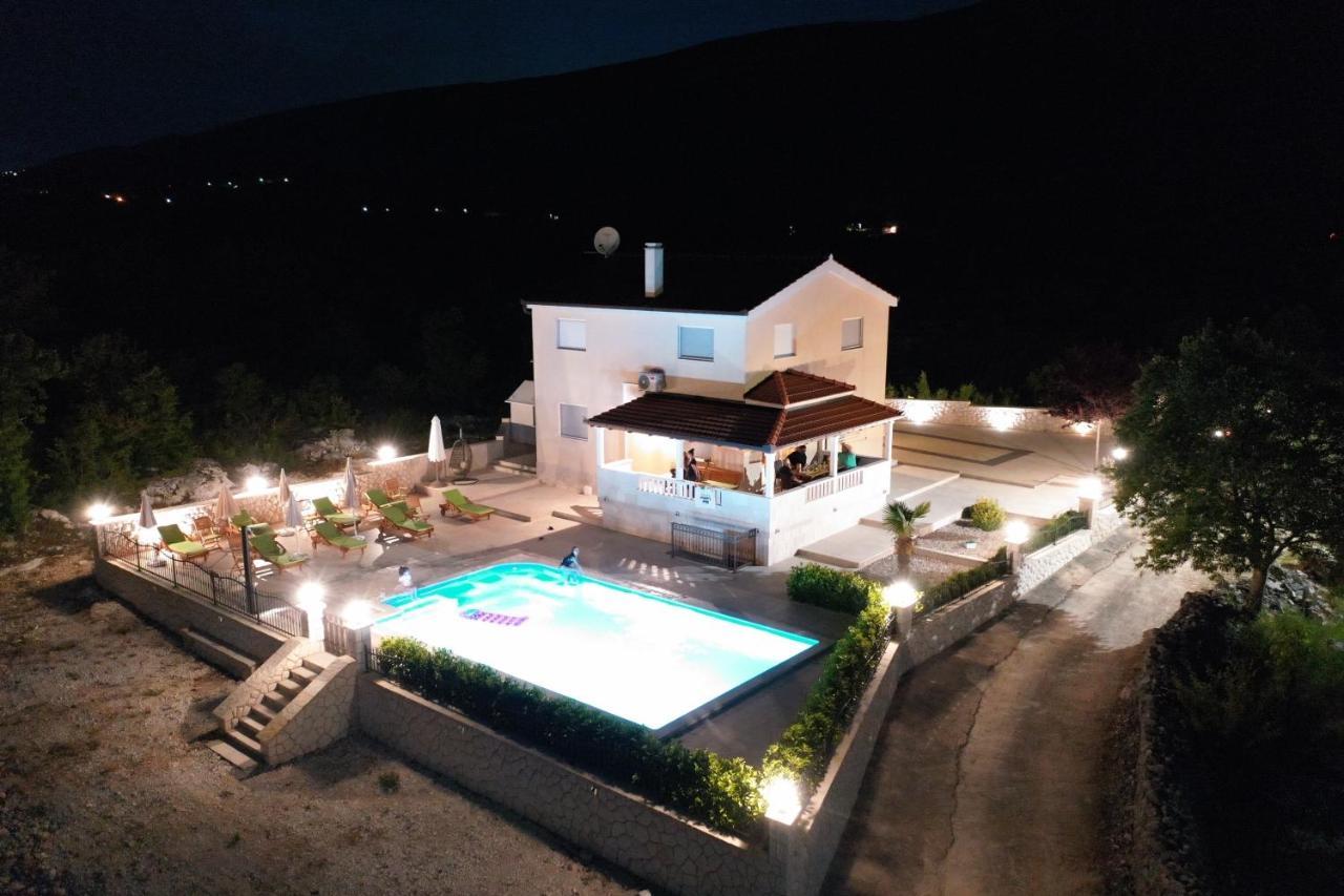 Villa Secret Beauty With Saltwater Pool Имотски Экстерьер фото
